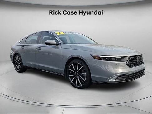 Used 2024 Honda Accord Touring image 8