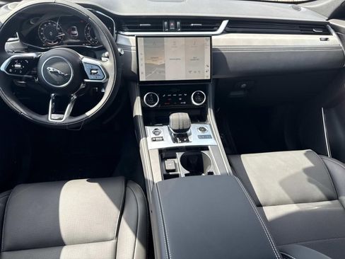 New 2026 Jaguar F-PACE R-Dynamic S image 9