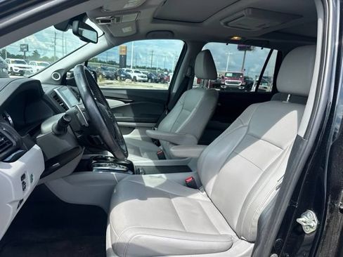 Used 2016 Honda Pilot Elite image 4
