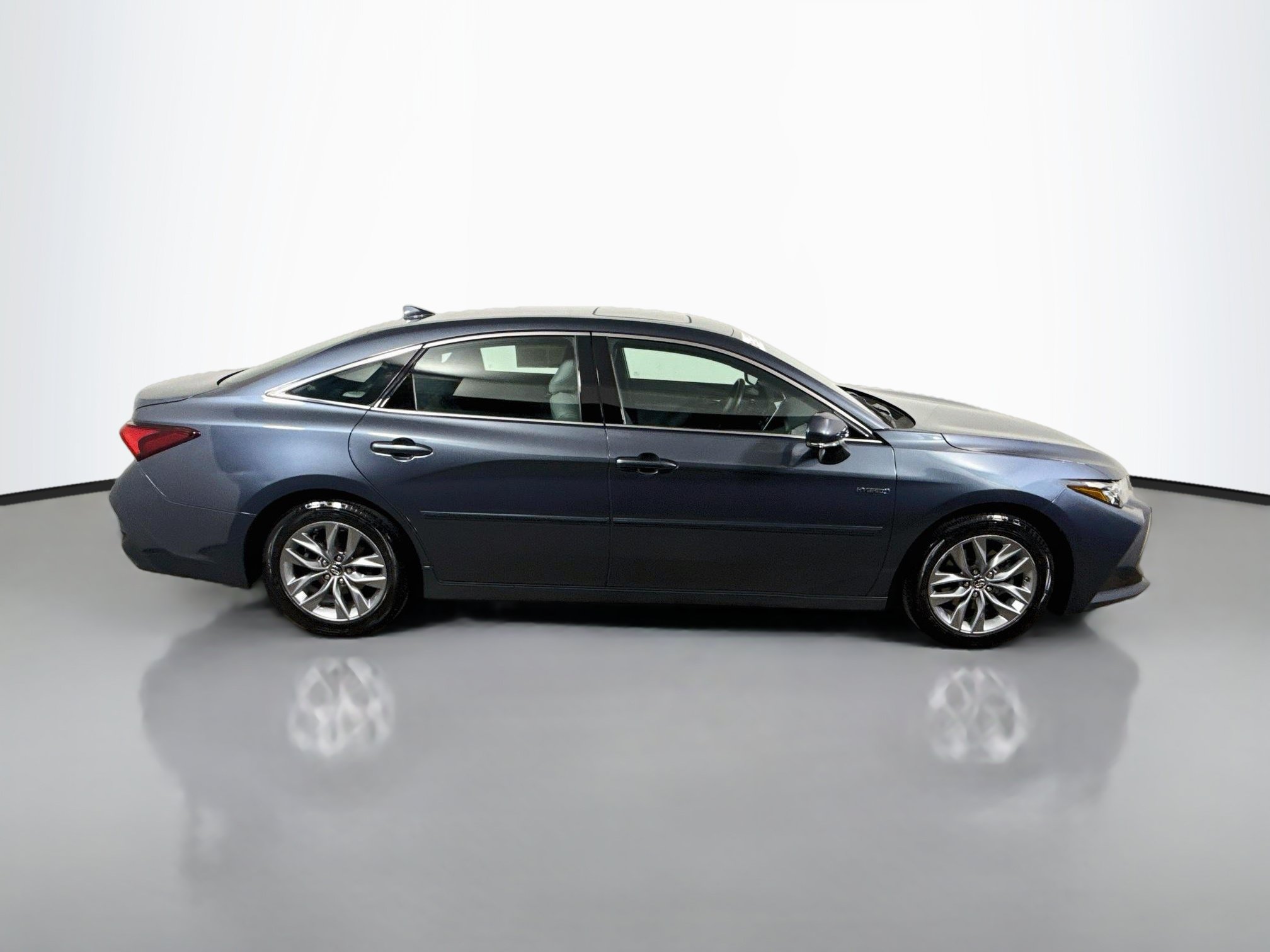 Certified 2019 Toyota Avalon XLE w/ Moonroof Package FWD image 8