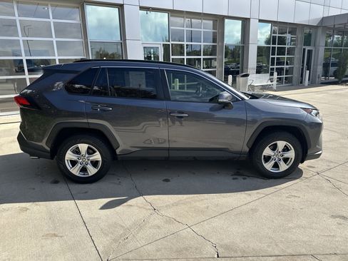 Used 2020 Toyota RAV4 XLE w/ Convenience Package AWD/4WD image 10