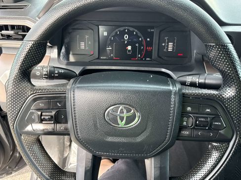 Used 2024 Toyota Tacoma SR5 AWD/4WD image 26
