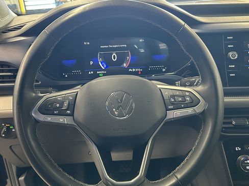 Used 2024 Volkswagen Taos SE image 20