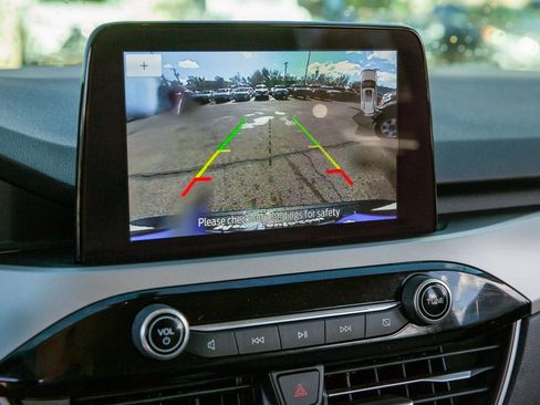 Used 2020 Ford Escape SEL image 15