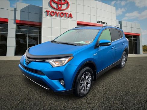 Used 2017 Toyota RAV4 XLE image 7