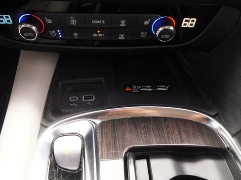 Used 2024 Buick Enclave Premium w/ Experience Buick Package FWD image 21