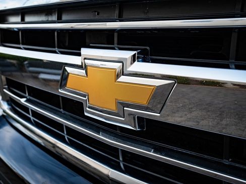 Used 2018 Chevrolet Silverado 2500 High Country image 3