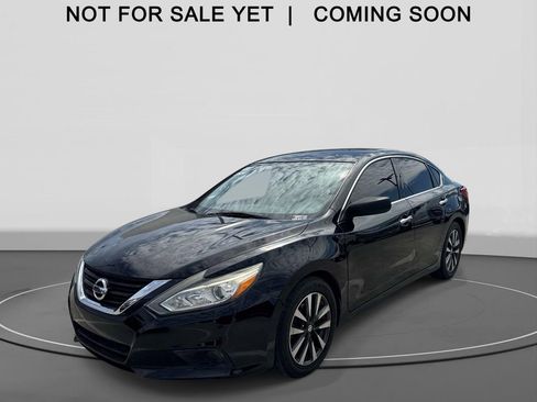 Used 2017 Nissan Altima 2.5 SV image 1