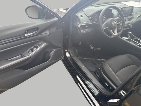 Used 2024 Nissan Altima 2.5 SV image 26