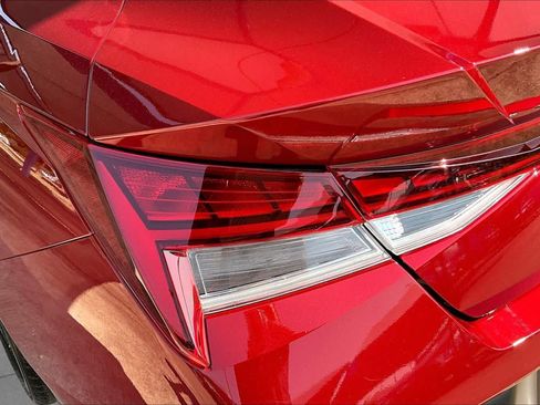 Used 2024 Hyundai Elantra SEL w/ Convenience Package FWD image 28