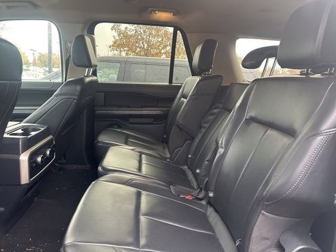 Used 2024 Ford Expedition Max XLT image 8
