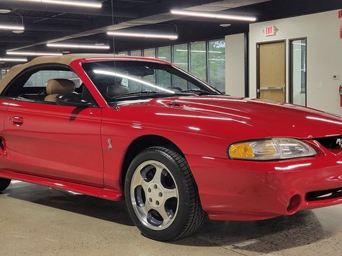 Used 1994 Ford Mustang GT RWD image 38