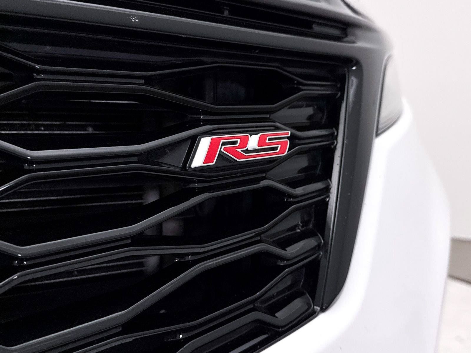 Used 2024 Chevrolet Equinox RS FWD image 1