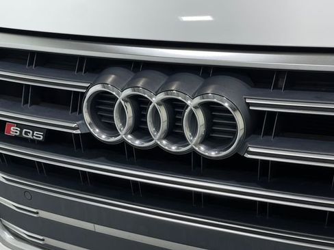 Used 2018 Audi SQ5 Premium Plus w/ Navigation Package image 38