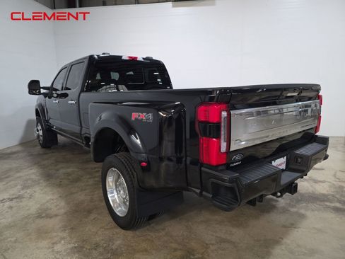 Certified 2023 Ford F450 Platinum w/ FX4 Off-Road Package image 8