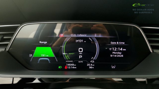 Used 2024 Audi Q8 e-tron Premium AWD/4WD image 61