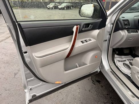 Used 2013 Toyota Highlander Limited image 5