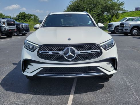 Used 2025 Mercedes-Benz GLC 350e 4MATIC image 2