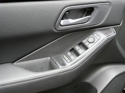 New 2026 Nissan Rogue SV AWD/4WD image 10