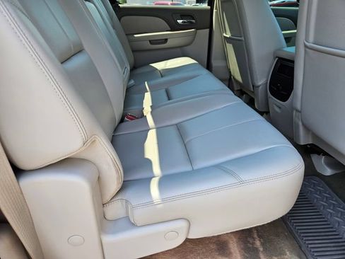 Used 2014 Chevrolet Silverado 2500 LTZ w/ LTZ Plus Package AWD/4WD image 17