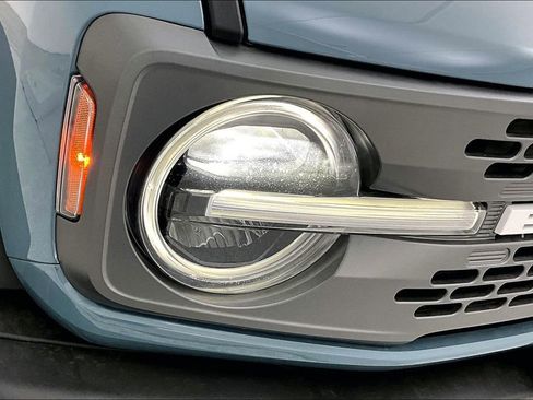 Used 2023 Ford Bronco Badlands image 38