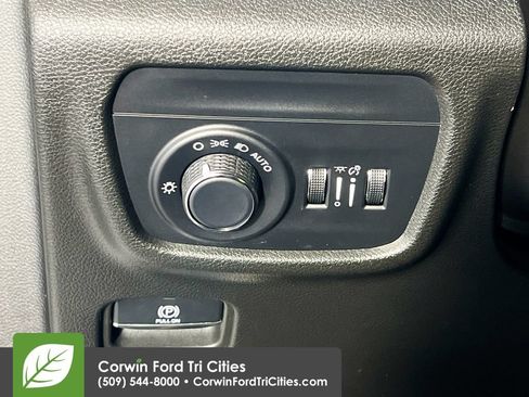 Used 2024 Jeep Grand Cherokee L Laredo AWD/4WD image 19