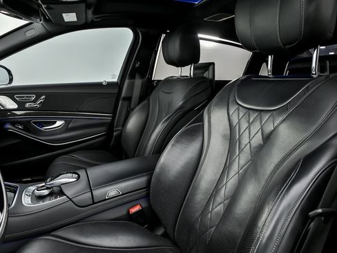 Used 2017 Mercedes-Benz Maybach S 550 4MATIC image 23