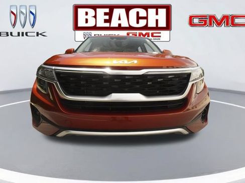 Used 2023 Kia Seltos S w/ Navigation Package FWD image 8