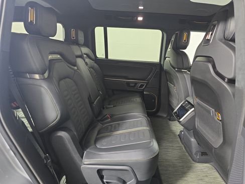 Used 2024 Rivian R1S Adventure AWD/4WD image 23