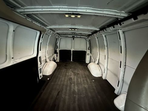 Used 2023 Chevrolet Express 2500 w/ Driver Convenience Package image 23