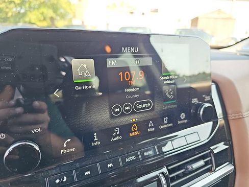 Used 2025 Nissan Pathfinder Platinum FWD image 24