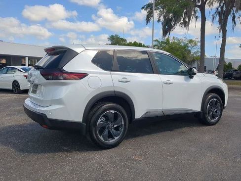 Certified 2026 Nissan Rogue SV FWD image 4