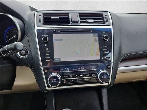 Used 2018 Subaru Outback 3.6R Limited AWD/4WD image 14