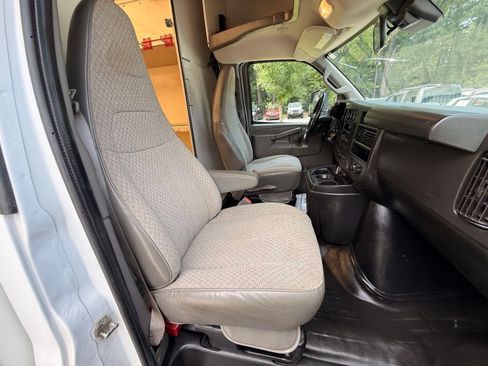 Used 2022 Chevrolet Express 3500 w/ Power Convenience Package RWD image 24