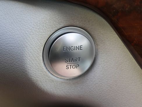 Used 2016 Mercedes-Benz GL 450 4MATIC image 27