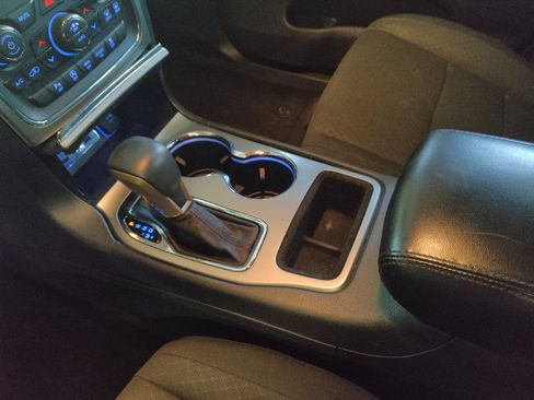 Used 2018 Jeep Grand Cherokee Laredo image 26