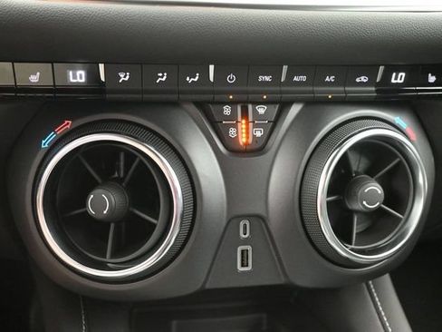 New 2026 Chevrolet Blazer LT w/ LPO, Black Sport Package FWD image 18