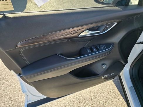 Used 2023 Buick Envision Avenir image 21