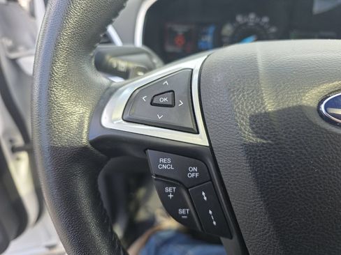Used 2017 Ford Edge Titanium w/ Equipment Group 302A AWD/4WD image 23