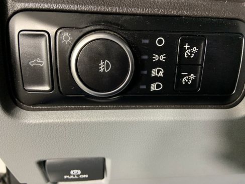 Used 2024 Ford F250 XL w/ XL Chrome Package image 9