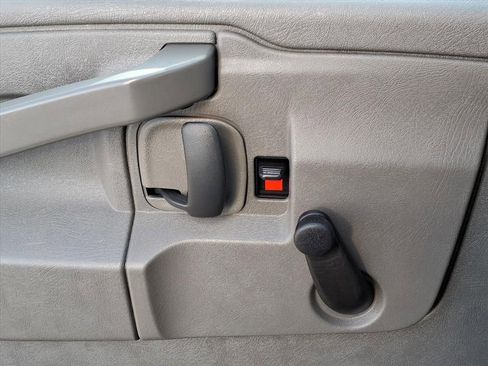 Used 2020 Chevrolet Express 3500 image 4