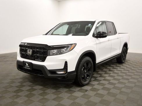 New 2026 Honda Ridgeline Black Edition image 2
