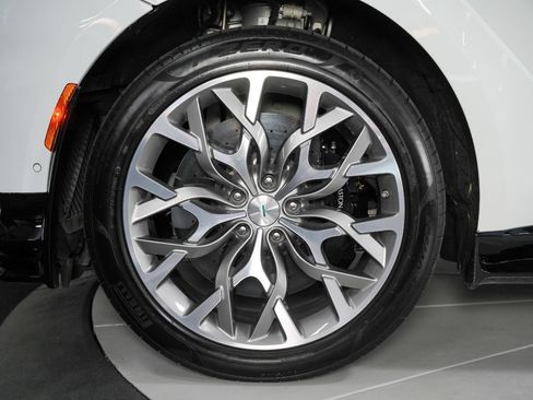 Used 2023 Aston Martin DBX 707 AWD/4WD image 17
