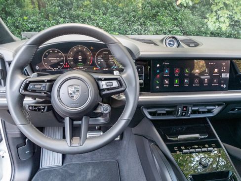 New 2025 Porsche Cayenne Turbo AWD/4WD image 19