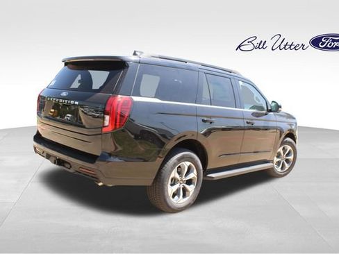 New 2027 Ford Expedition Active RWD image 3