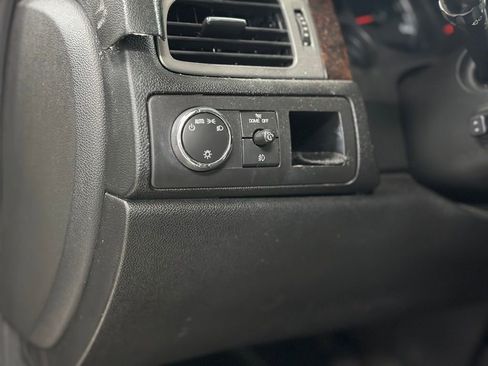 Used 2011 GMC Yukon XL Denali image 19