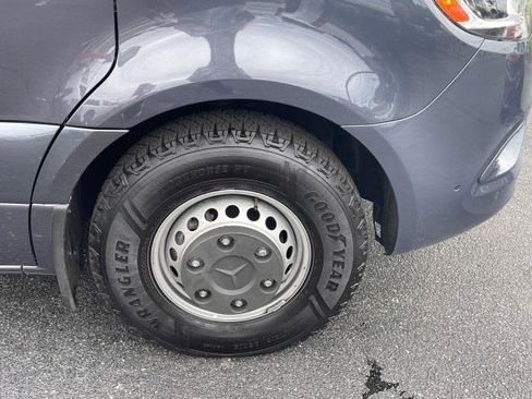 Used 2020 Mercedes-Benz Sprinter 4500 w/ Premium Plus Package image 59