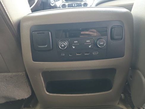 Used 2017 Chevrolet Suburban Premier image 19