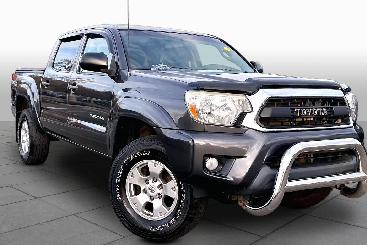 Used 2015 Toyota Tacoma 4x4 Double Cab w/ TRD Off-Road Package image 3