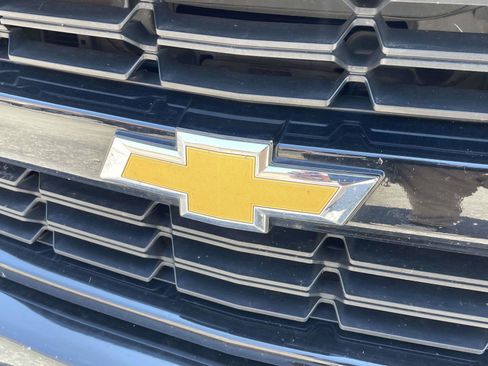 Used 2019 Chevrolet Silverado 1500 Custom w/ Custom Convenience Package RWD image 5